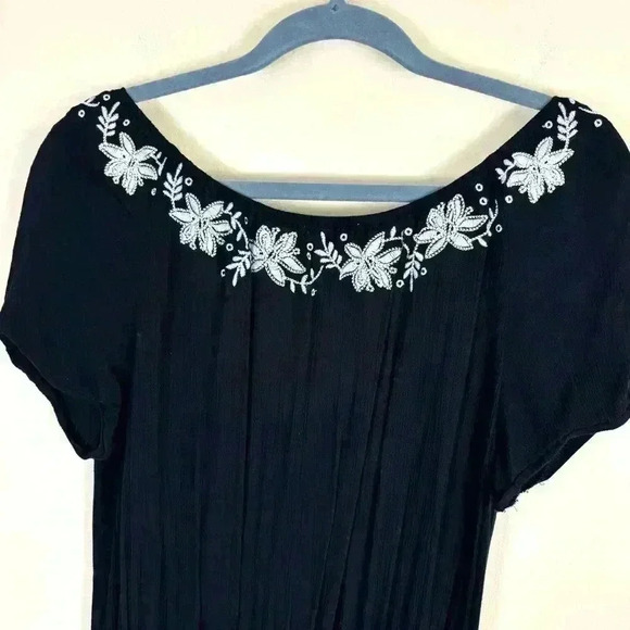 Love Fire Black Rayon Embroider Boho Peasant Cinch Waist V-Neck Romper Size L - Picture 10 of 16